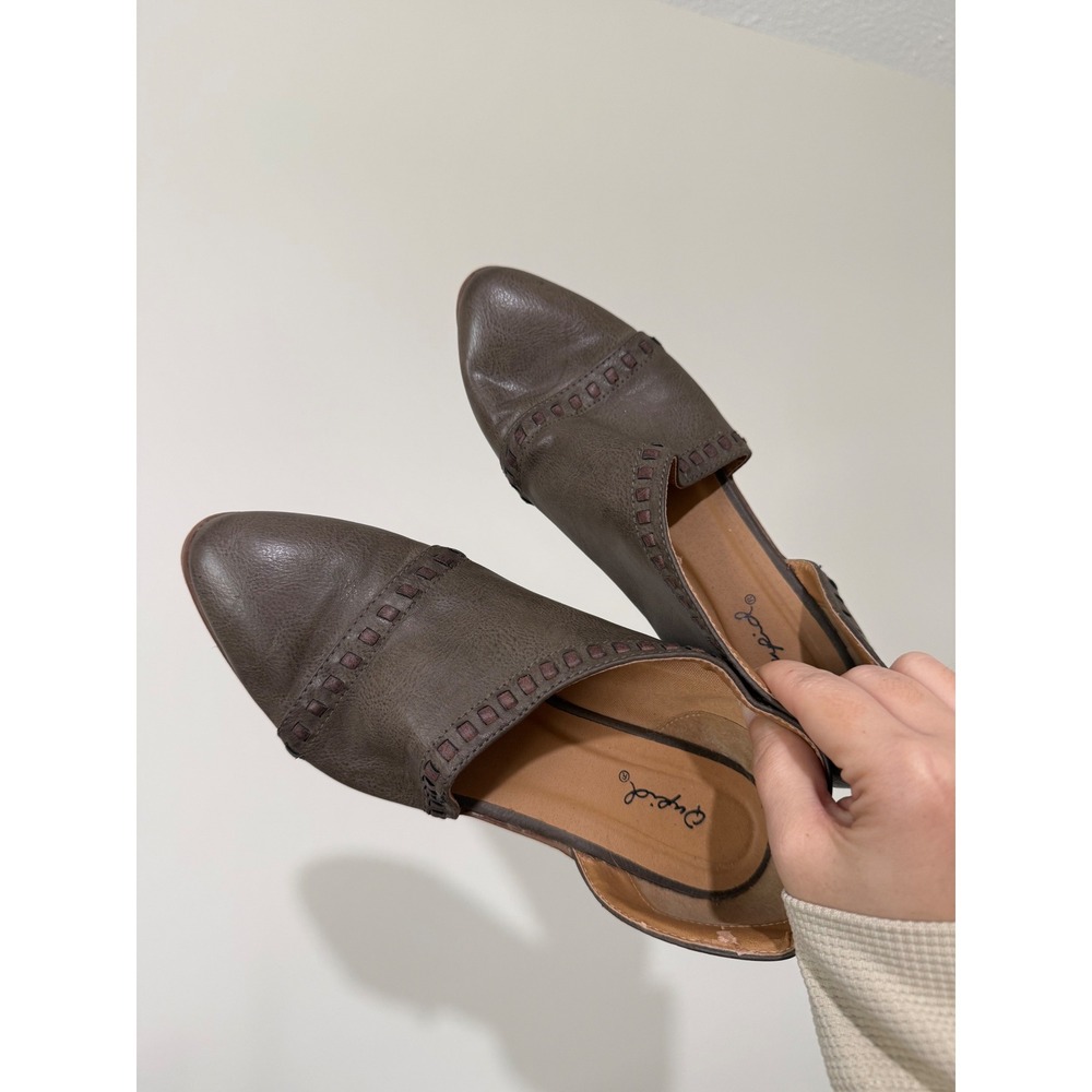 Qupid Womens Pointed Toe Whipstitch Flats Taupe Brown Slip On Loafers